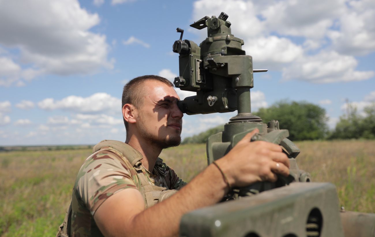 ЗСУ потужними ударами знищили ворожі гармати та склад боєприпасів (відео)