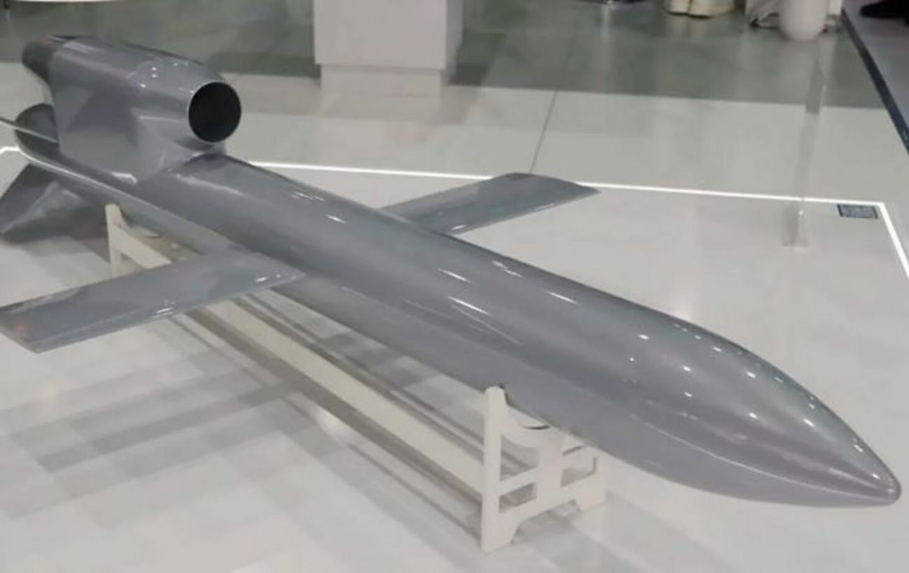 З'явились супутникові знімки удару ЗСУ по військовій базі в Криму