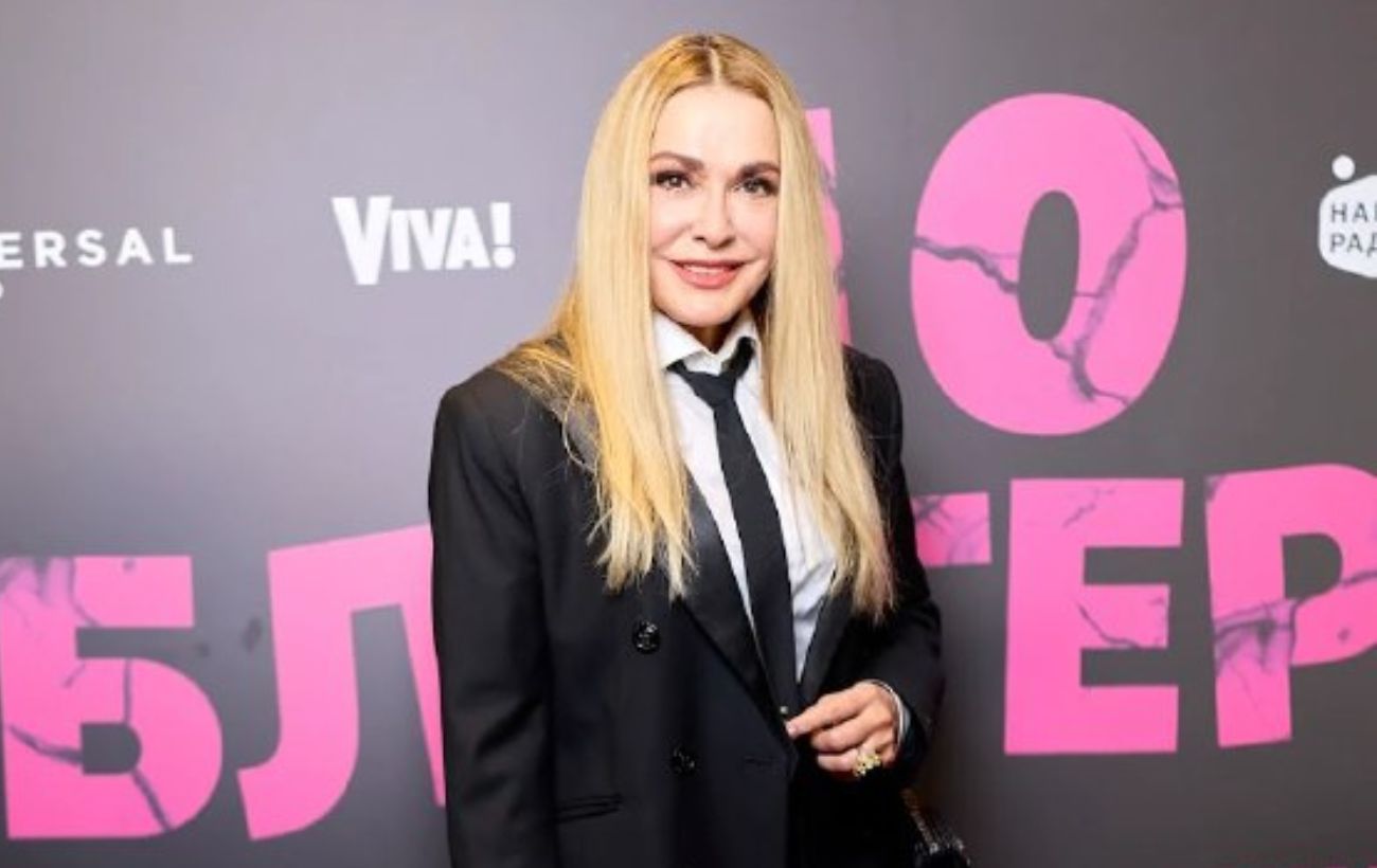 Шкіряний блейзер і джинси карго: Сумська підкорила стильним осіннім образом