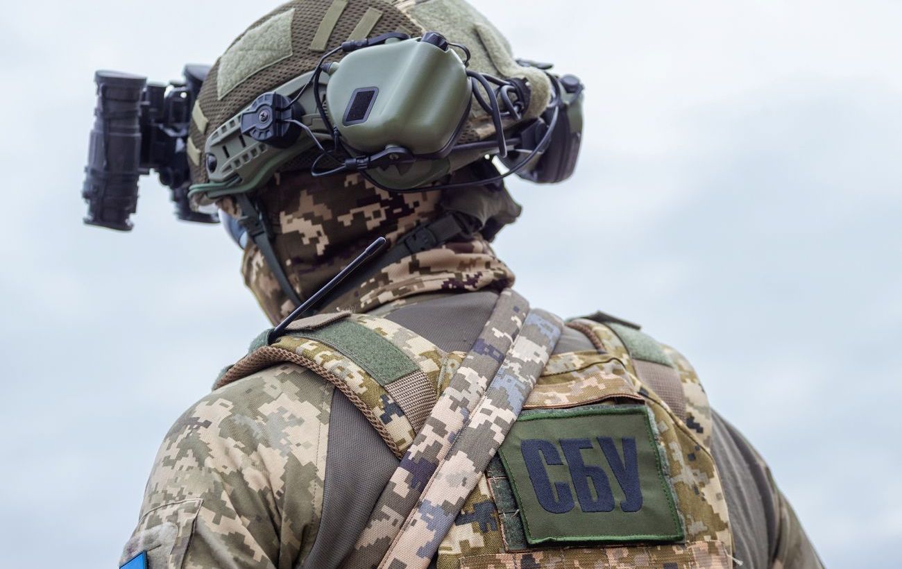 Готували підрив поліцейських і втечу до Росії: СБУ затримала агентів ФСБ у Херсоні