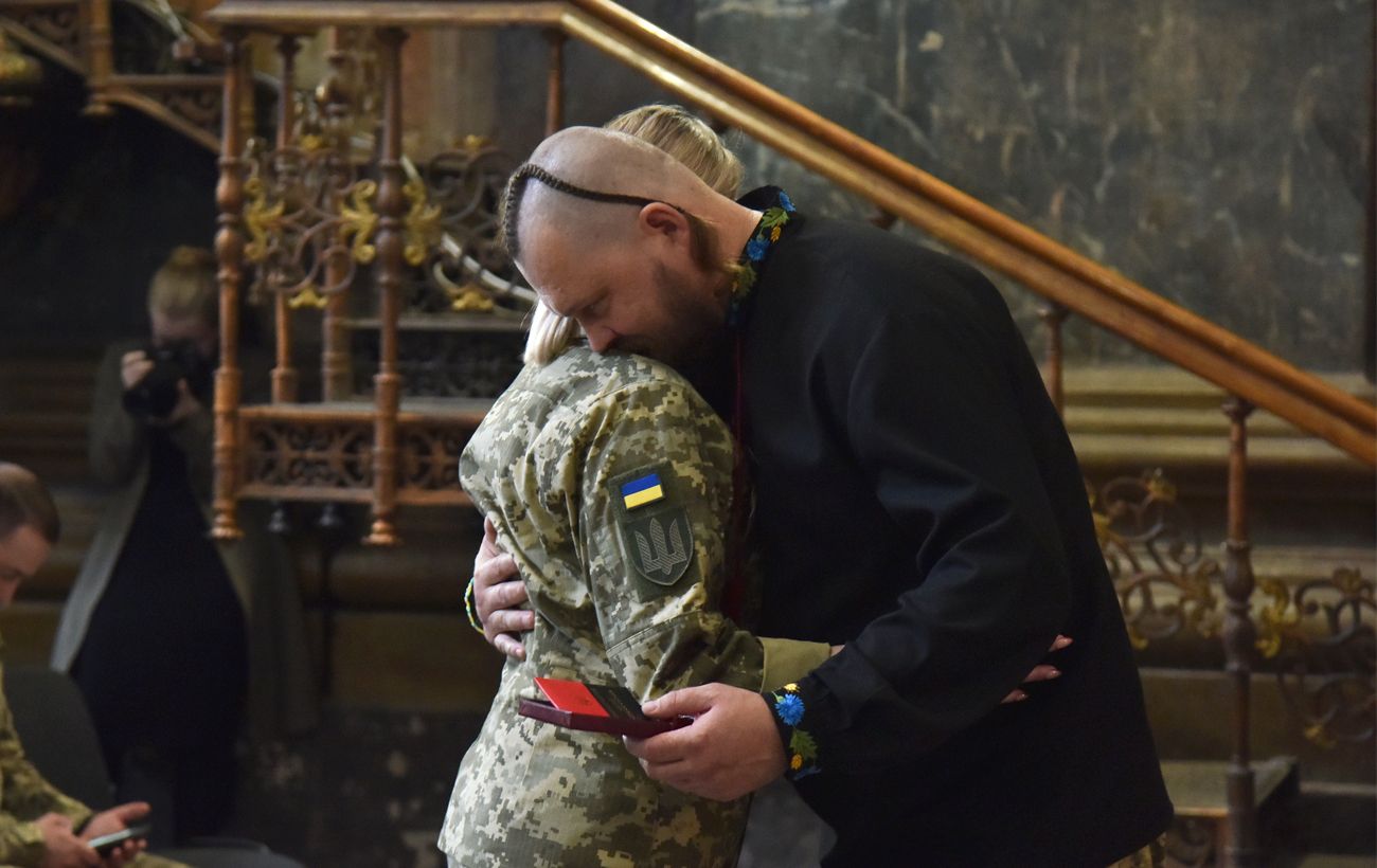 Звання Героя України посмертно. Які виплати та пільги отримують родичі